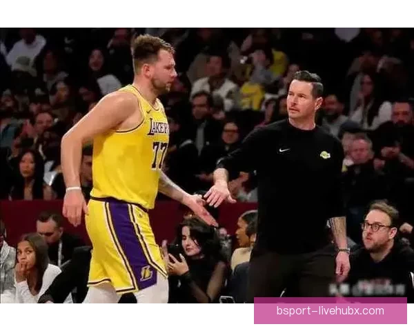 湖人大战篮网争议不断 雷迪克指篮网几乎每回合犯规并被罚27次